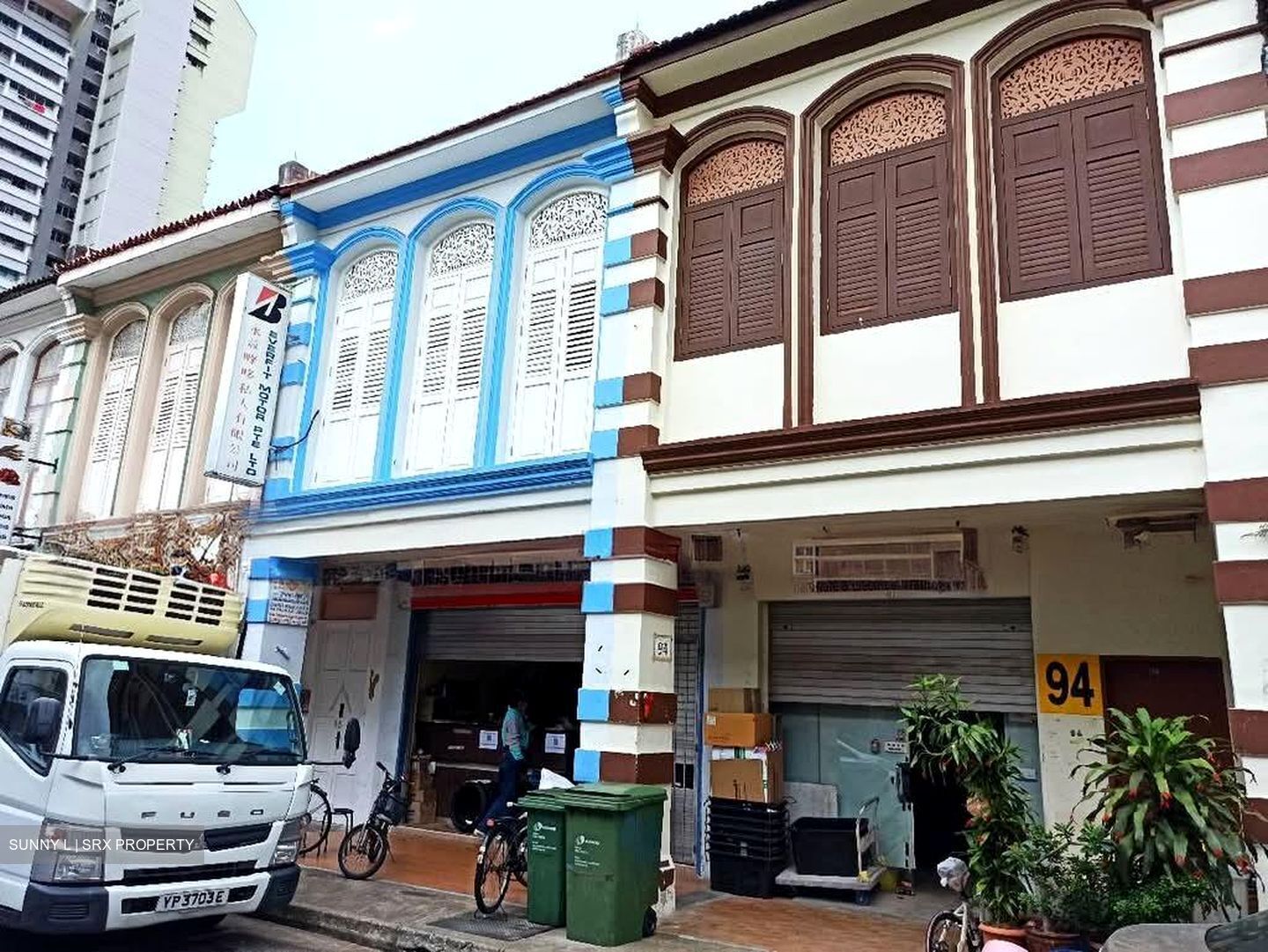Desker Road Conservation Area (D8), Retail #564472831